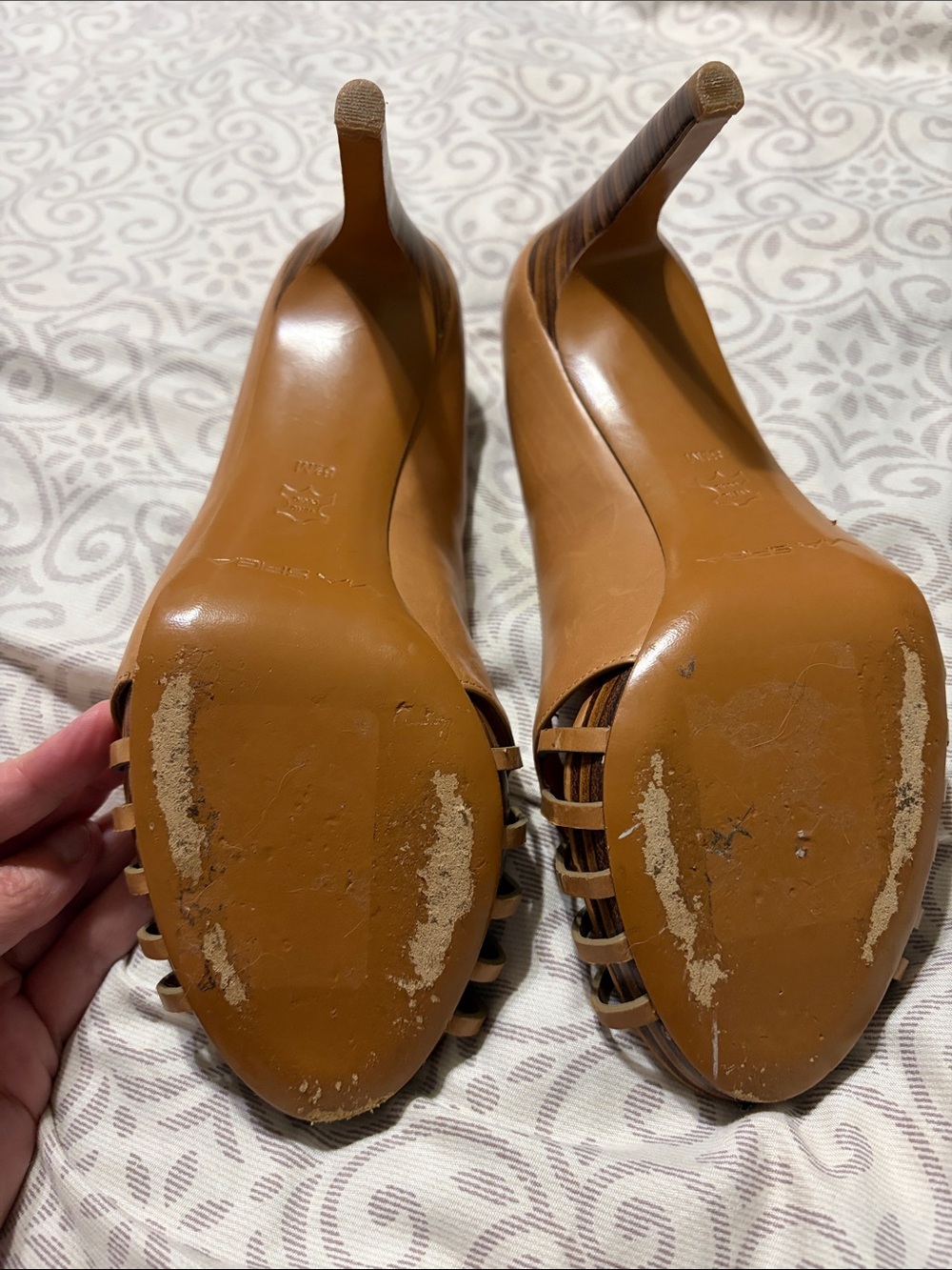 Via Spiga Tan Peep-Toe 3.5” Stiletto Heels Orange Insole Size 8.5 - Picture 11 of 11